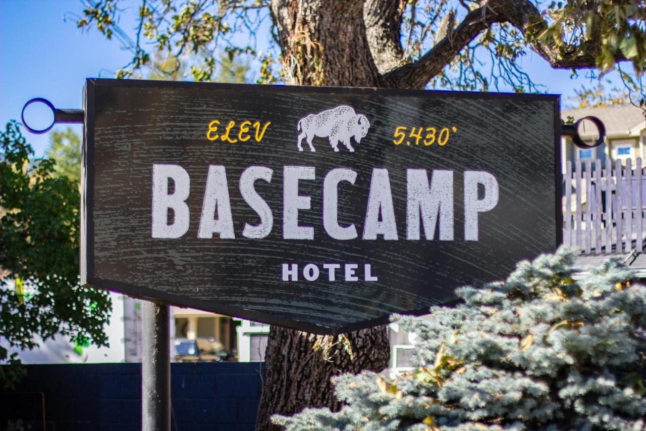Basecamp Boulder Hotell Exteriör bild